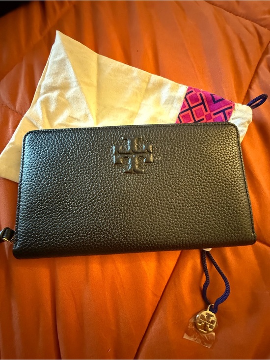 Tory Burch Handbags - Tory Burch Black Pebbled Leather Zip-Around Wallet with Gold Logo Charm